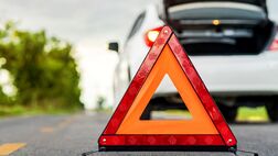 تصادف مرگبار راننده تویوتا به دلیل عدم استفاده از مثلث خطر
