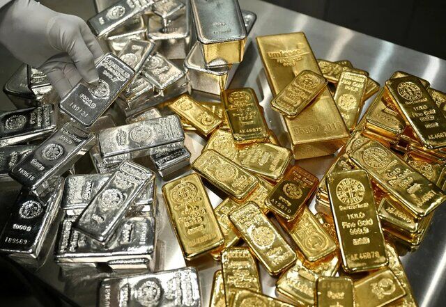 طلای جهانی از پیشروی بازماند
