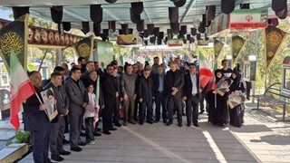 تجدید بیعت مدیرعامل و کارکنان بیمه آسیا با رهبر شهید و شهدای جنگ تحمیلی
