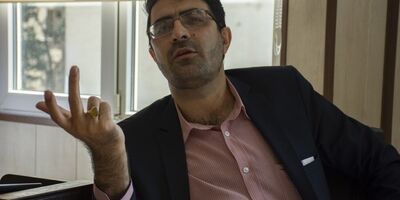 بخشی از اوراق بدهی، توسط مردم  معامله می‌شود