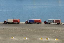 
ترانزیت ۹.۵ میلیون تُن کالا در شبکه جاده‌ای کشور