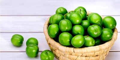 گوجه سبز نوبرانه کیلویی ۲ میلیون تومان