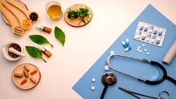 بسیاری از خدمات و داروهای طب سنتی بیمه نیستند