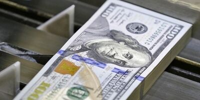 تعیین کف و سقف نرخ توافقی در بازار متشکل عامل‌ نوسان در قیمت ارز است