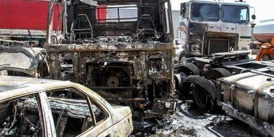 24  خودرو سواری و وانت‌بار در پارکینگ عمومی پردیس دچار حریق شد