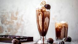 طرز تهیه میلک شیک تیرامیسو با لیدی فینگر 
