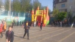 برپایی شهربازی‌ در حیاط مدارس، غیراستاندارد است
