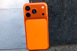 اپل برای رفع مشکل خط‌وخش آیفون ۱۷ پرو از نمک استفاده می‌کند
