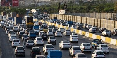 ترافیک همچنان در صبح روز دوشنبه هم پرحجم و سنگین است
