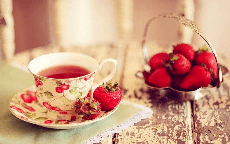 طرز تهیه دمنوش توت فرنگی