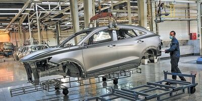 تولیدات سه خودروساز در هفت ماه 73 هزار دستگاه افت کرد