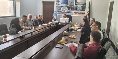 بررسی عملکرد چهارماهه ادارات صدور و راهکارهای حمایت از شبکه فروش بیمه ایران سمنان

