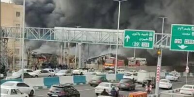 آتش‌سوزی گسترده در بازارچه جنت آباد/ آتش نشانان مشغول عملیات
