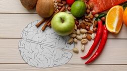۱۰ خوراکی مفید برای پیشگیری از آلزایمر