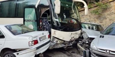 واژگونی و آتش‌سوزی مرگبار خودروی ۲۰۶ در بزرگراه تهران ـ قم
