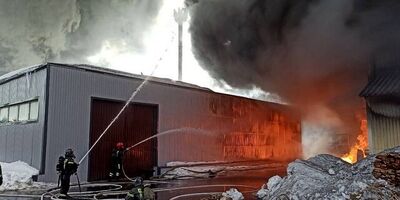 آتش‌سوزی شدید در انباری در مسکو 