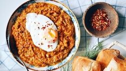 روش تهیه میرزا قاسمی با بادمجان کبابی و رب گوجه