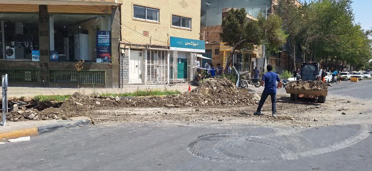 ریزش ۱۵ متری خیابان هشت بهشت اصفهان
