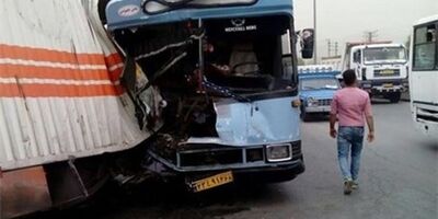 مرگ راننده و مسافر اتوبوس در تصادف با کامیون
