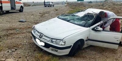 واژگونی پژو پارس در محور سرخه- آرادان؛ ۶ تبعه خارجی مصدوم شدند
