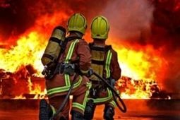 آتش‌سوزی ساختمان مسکونی در کرمانشاه/خروج ۲۰ نفر از ساکنین
