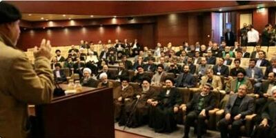 اختتامیه اولین دوره مسابقات قرآنی کارکنان بانک صادرات ایران در مرقد مطهر امام خمینی(ره) برگزار شد.