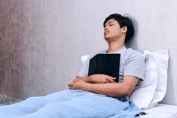 خستگی زیاد نشانه کمبود این ۳ ویتامین‌ است
