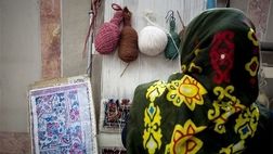 بیش از نود درصد زنانِ قالیباف بیمه ندارند 