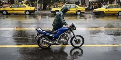 تکلیف پوشش بیمه موتورسواران در روزهای بارانی معلوم شد