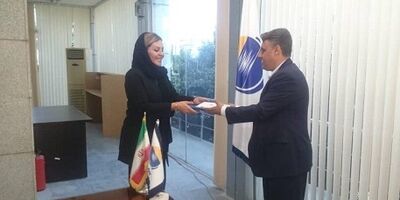 از نماینده برتر شعبه کیش شرکت بیمه امید تقدیر شد