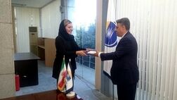 از نماینده برتر شعبه کیش شرکت بیمه امید تقدیر شد