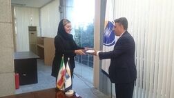 از نماینده برتر شعبه کیش شرکت بیمه امید تقدیر شد
