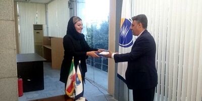 از نماینده برتر شعبه کیش شرکت بیمه امید تقدیر شد