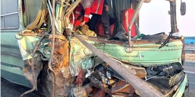انحراف اتوبوس دانش‌آموزان از جاده در قزوین
