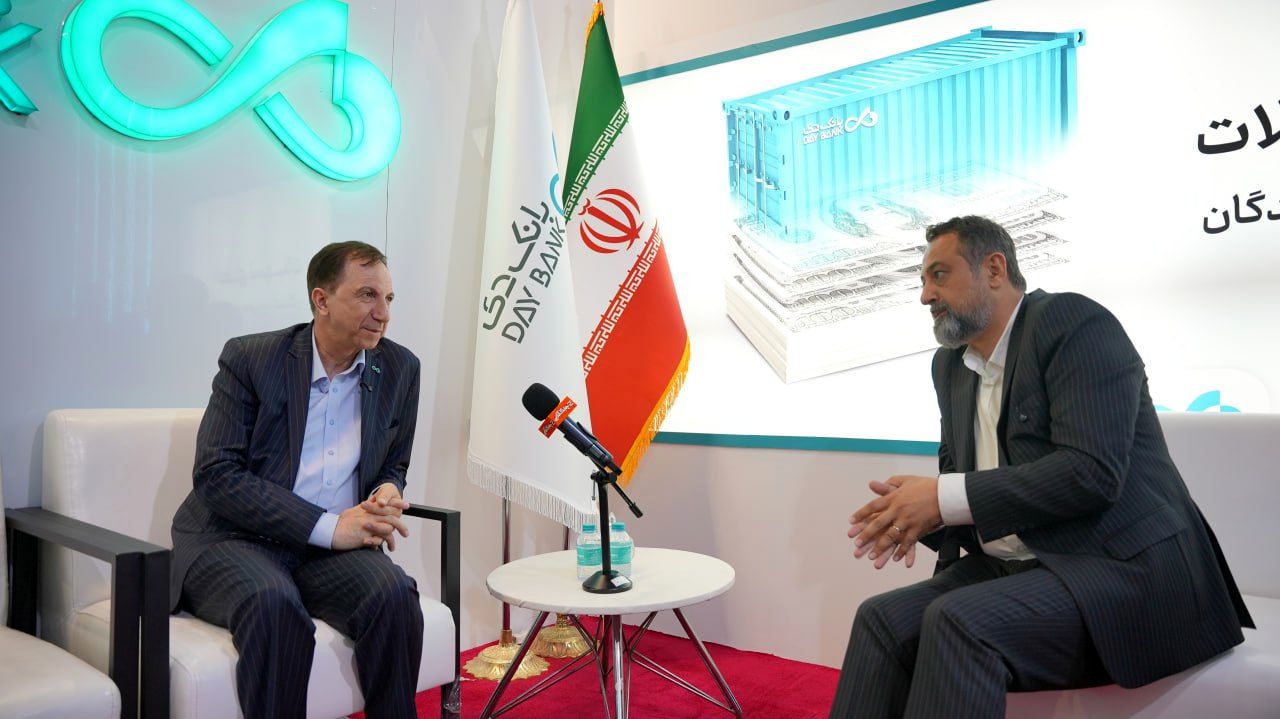 رتبه بندی مشتریان بانک دی با کارت های طلایی و نقره ای انجام خواهد شد+ فیلم