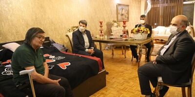 عیادت رئیس سازمان سینمایی و مدیرعامل صندوق اعتباری هنر از «رضا رویگری»
