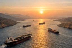 کاهش 95 درصدی تردد کشتی‌ها از تنگه هرمز 