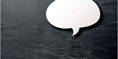 آیا فراموش کردن کلمات هنگام صحبت کردن طبیعی است؟
