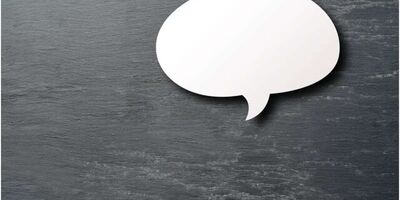 آیا فراموش کردن کلمات هنگام صحبت کردن طبیعی است؟
