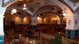 کدام رستوران های شیراز موسیقی زنده دارند؟