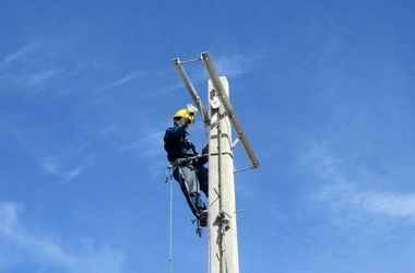 شبکه آب و برق مناطق آسیب‌دیده به‌سرعت احیا می‌شود