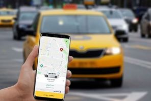 
پیشنهاد سه‌ فرمولی برای حل اختلافات بر سر بیمه رانندگان تاکسی‌های اینترنتی/ نیازی به افزایش کرایه‌ها نیست