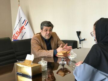 علیرضا مقرب