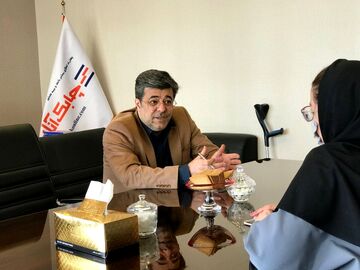 علیرضا مقرب