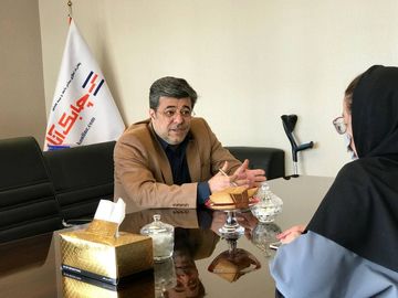 علیرضا مقرب