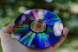 آمار فروش CD به‌شدت در حال افزایش است
