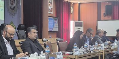 حضور بیمه ایران قم در نخستین میز خدمت دستگاه‌های اقتصادی استان در منطقه ویژه اقتصادی سلفچگان

