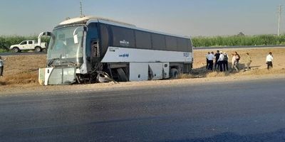 واژگونی اتوبوس در بزرگراه تهران-کرج/ ۴ نفر مصدوم شدند
