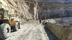 ریزش سنگ در کندوان ۳ نفر را روانه بیمارستان کرد
