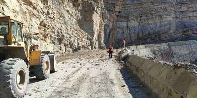 ریزش سنگ در کندوان ۳ نفر را روانه بیمارستان کرد
